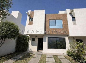 Casa de 3 habitaciones, El Marqués · Casa en Venta Rincones del Marques Condominio Privado 3 Recamaras 3 Baños Sala Tv