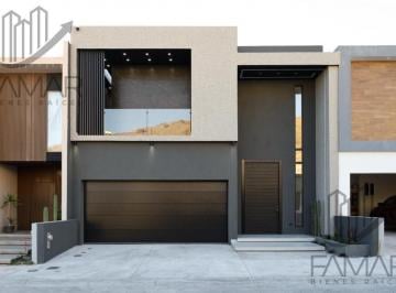 Casa · 345m² · 3 Recámaras · 4 Estacionamientos · Casa en Valle Escondido