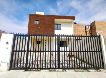 Casa · 125m² · 3 Recámaras · 2 Estacionamientos · Casa en Venta en San Juan del Rio Queretaro