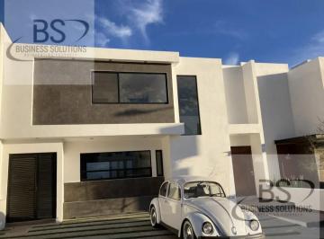 Casa · 280m² · 3 Recámaras · 3 Estacionamientos · Kl/ Casa en Renta con 3 Amplias Recámaras.