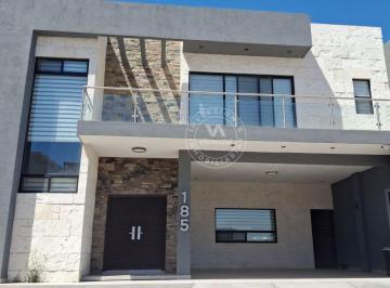 Casa de 3 habitaciones, Saltillo · Moderna Casa con Paneles Solares en Residencial Al Norte