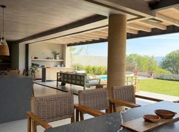 Casa en condominio · 549m² · 4 Recámaras · 3 Estacionamientos · Casa en Condominio en Amanali Country Club &amp; Náutica