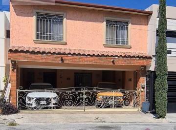 Casa · 150m² · 6 Recámaras · 2 Estacionamientos · Casa - Cumbres de Santa Clara