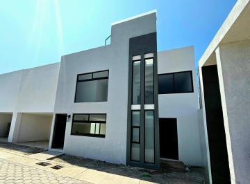 Casa · 163m² · 3 Recámaras · 2 Estacionamientos · Casa Nueva en Privada Atras Parque Loro $2,830,000