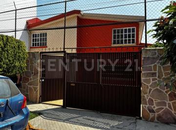 Casa · 217m² · 4 Recámaras · 1 Estacionamiento · Casa en Venta en La Cañada, Atizapán, Mex.
