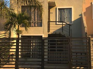 Precio : $930,000 MXN
2 Habitaciones.
1 Baño completo.
Área de sala-comedor y c · Casa Pb con 86 m², 2 Recámaras en Venta en Los Abedúles