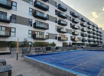 Departamento · 56m² · 2 Recámaras · 2 Estacionamientos · Suite en Renta en Xentric Zibata con Vista Al Lago
