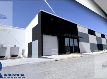 Bodega comercial · 2250m² · 18 Estacionamientos · Bodega en Renta en Salinas Victoria