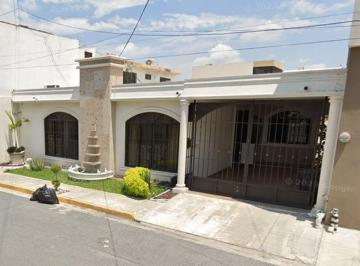 Casa de 4 habitaciones, Monterrey · Venta de Casa en Torre Molinos. Monterrey, Nuevo León.