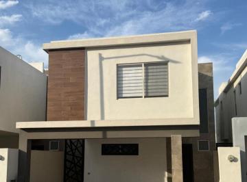 Casa de 3 habitaciones, Saltillo · Casa en Venta Al Norte en Fraccionamiento Lenna