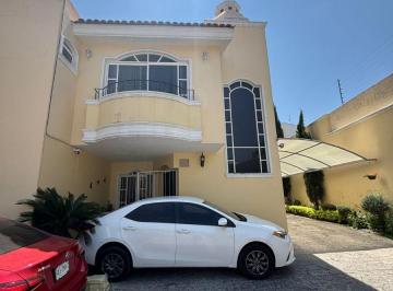 Casa de 3 habitaciones, Zapopan · Casa en Renta en Ciudad Granja