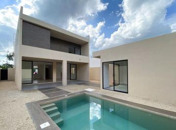 Casa de 4 habitaciones, Mérida · Casa de 3 Habitaciones y 1 en Planta Baja, en Residencial con Amenidades.