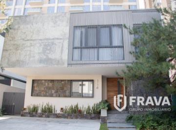 Casa de 5 habitaciones, Zapopan · Casa en Renta en Puerta Las Lomas