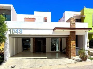 Casa · 234m² · 3 Recámaras · 2 Estacionamientos · Casa en Venta en Perisur