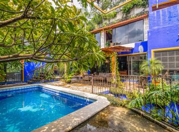 Casa de 5 habitaciones, Cuernavaca · Casa en Desnivel con Alberca y Jardín Propio en Club de Golf Cuernavaca (Centro de Cuernavaca)