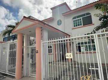 Casa de 4 habitaciones, Benito Juárez · Casa en Venta y Renta en Sm 11 en Cancún Centro