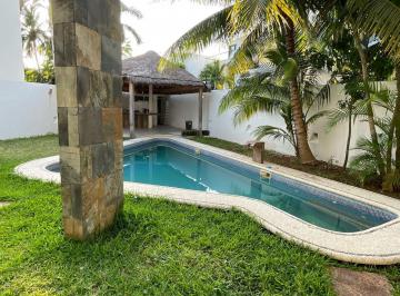 Casa · 580m² · 5 Recámaras · 4 Estacionamientos · Gran Oportunidad en Villa Magna | 5 Rec + Cine + Alberca | Precio Especial