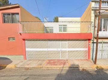 Casa de 3 habitaciones, Tlalnepantla de Baz · Casa en Venta de 185 m² con 3 Recámaras en Col. Prado Vallejo