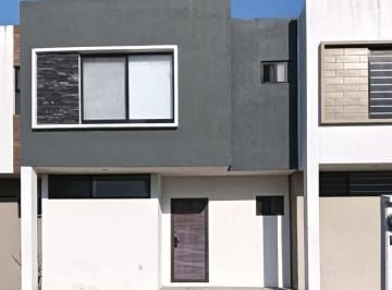 Casa · 131m² · 3 Recámaras · 2 Estacionamientos · Casa en Venta en Cumbres Residencial