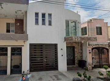 Casa de 2 habitaciones, Apodaca · Venta de Casa en La Colonia Paseo Palmas en Apodaca Nuevo León