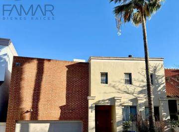 Casa · 340m² · 3 Recámaras · 2 Estacionamientos · Casa en Venta Haciendas del Valle II