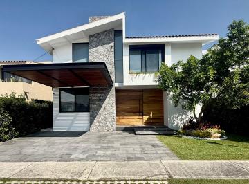 Casa de 4 habitaciones, Emiliano Zapata · Casa con Gran Propuesta de Diseño Ideal Para Fin de Semana