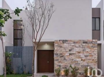 Casa · 164m² · 3 Recámaras · 2 Estacionamientos · Casa Nueva en Venta con Sala a Doble Altura en La Ciudad de Mérida Yucatán