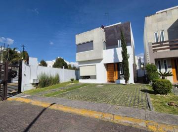 Casa de 3 habitaciones, Metepec · Casa en Venta en Metepec con Amplio Jardín y Casa Club a 40 Min de Cdmx
