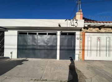 Casa · 3 Recámaras · 2 Estacionamientos · Casa en Renta en Jardines del Sur