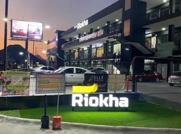 1 · Renta Local Comercial Plaza Riokha– Diseño Moderno y Ubicación Estratégica