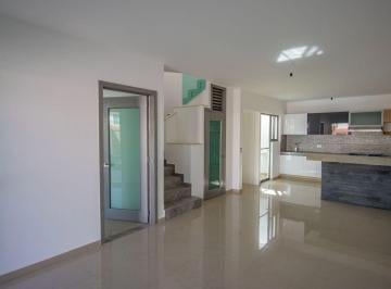 Casa · 155m² · 4 Recámaras · 2 Estacionamientos · Casa en Jacarandas