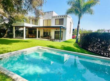 Casa de 3 habitaciones, Cuernavaca · Villa en Venta en Paraiso Country Club
