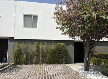 Casa · 170m² · 3 Recámaras · 2 Estacionamientos · Casa en Lomas de Juriquilla con 3 Recámaras, Id:.
