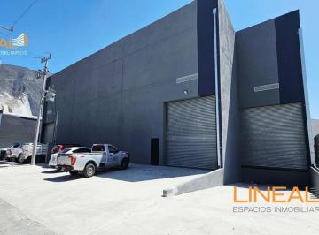 Bodega comercial · 1900m² · 8 Estacionamientos · Bodega en Renta en Santa Catarina