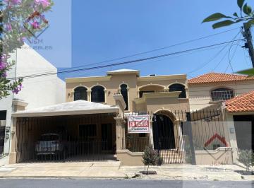 Casa · 391m² · 4 Recámaras · 4 Estacionamientos · Casa en Venta en Lagos del Bosque, Monterrey Sur