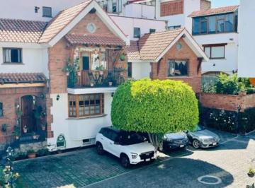 Casa de 5 habitaciones, Xochimilco · Casa en Venta Camino Real a Xochitepec, Santa María Tepepan, Ciudad de México, Cdmx, México