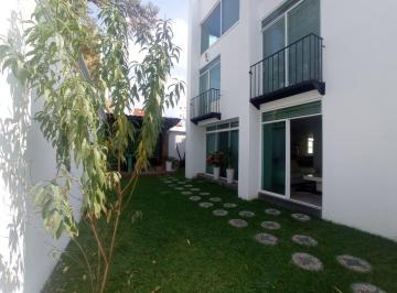 Casa · 380m² · 5 Recámaras · 3 Estacionamientos · 4 Recamaras, Jardin, 500 m² Construccion en Sta Maria