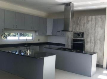 Casa de 4 habitaciones, Atizapán de Zaragoza · Se Renta Casa en Uno de Los Fraccionamientos Más Exclusivos de Zona Esmeralda