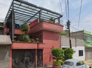 Casa de 4 habitaciones, Nezahualcóyotl · Casa en Nezahualcoyotl 3ra Secc. Adjudicada Cerca de Av Pantitlan