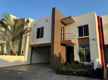 Casa · 280m² · 5 Recámaras · 4 Estacionamientos · Casa en Venta en Tres Rios Priv. Alegranza