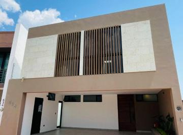 Casa de 3 habitaciones, Irapuato · Casa en Venta en Lombardía Nueva