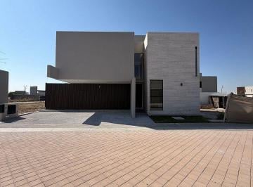 da2f9cedb7e2e60e3d17629252605c286c9546391932748e95ab7187e182c630 · Casa en Venta Campanario Norte