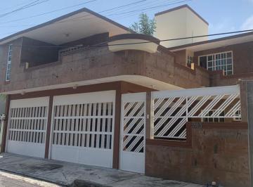 Casa · 390m² · 3 Recámaras · 5 Estacionamientos · Casa en Venta en Jardines de Virginia Boca del Río Veracruz
