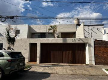 Casa · 350m² · 5 Recámaras · 3 Estacionamientos · Casa en Providencia Sección