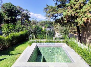Casa · 290m² · 4 Recámaras · 3 Estacionamientos · Casa en Renta en Avándaro con Jacuzzi y Estacionamiento Techado