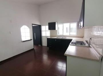 Casa de 4 habitaciones, Querétaro · ¡Baja de Precio! Casa en Venta en Jurica con 2 Recamaras en Pb, en Privada