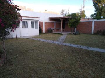 Casa de 4 habitaciones, Querétaro · ¡Baja de Precio! Casa en Venta en Jurica con 2 Recamaras en Pb, en Privada