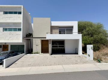 Casa · 270m² · 3 Recámaras · 2 Estacionamientos - RENT A HOUSE QUERÉTARO · Casa en Venta en Lomas de Juriquilla