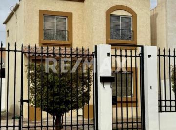Casa · 69m² · 2 Recámaras · 3 Estacionamientos · Casa en Renta en Villa Toledo I - (4)