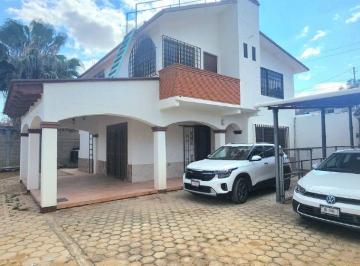 Casa de 3 habitaciones, Santa María Atzompa · Casa en Renta, Amplia 3 Recamaras, en Forestal, Atzompa